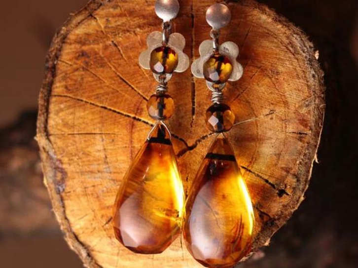 進(jìn)口俄羅斯琥珀原石報關(guān)公司